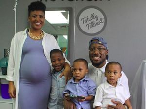 Unik Deh! Bunda Ini Punya 1, 2, dan 3 Anak Berurutan