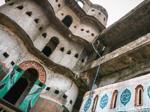Seperti Lawang Sewu, Masjid Ini Punya Seribu Pintu