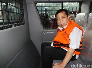 Menolak Mundur dari DPR dan Golkar, Apa Strategi Novanto? Menolak Mundur dari DPR dan Golkar, Apa Strategi Novanto?