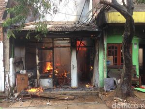 Kebakaran di Matraman, 2 Rumah dan 1 Toko Hangus