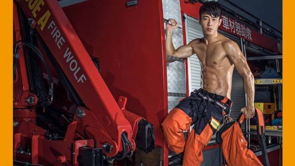 Foto: Pemadam Kebakaran Taiwan yang Bikin Cewek Deg-degan