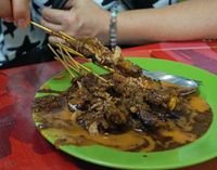Sedapnya Sate Memeng dengan Bumbu Kacang dan Sate Padang dari Medan