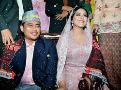 Mau Sewa Mobil ke Resepsi Kahiyang-Bobby? Ini Tarifnya