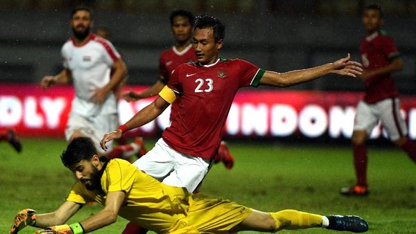 Meme Kocak Hansamu Kerasukan Nunez, Gagal Cetak Gol di Depan Gawang