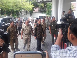 Ke Balai Kota, Sutiyoso Gelar Pertemuan Tertutup dengan Anies-Sandi
