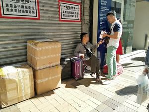 Cuma di Hong Kong, Jual iPhone X Kaki Lima