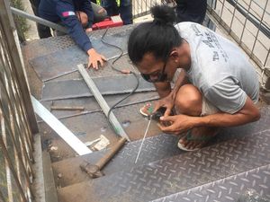 JPO Kampung Bandan yang Bolong Ditambal dan Dilas JPO Kampung Bandan yang Bolong Ditambal dan Dilas