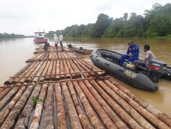 Baharkam Polri Gagalkan Ilegal Logging di Sungai Landak Kalbar