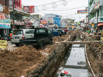 Proyek Galian di Pasar Lama Ganggu Aktivitas