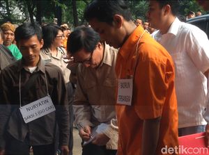 Polisi Gelar Prarekontruksi Penemuan Mayat di Terminal Kp Rambutan Polisi Gelar Prarekontruksi Penemuan Mayat di Terminal Kp Rambutan