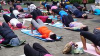Nggak Perlu Mahal, Ikut Komunitas Ini Bisa Yoga Gratisan