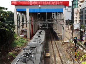 Kereta Jakarta-Bandara Soetta Beroperasi 1 Desember 2017