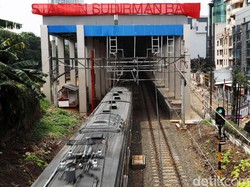 Kereta Jakarta-Bandara Soetta Beroperasi 1 Desember 2017