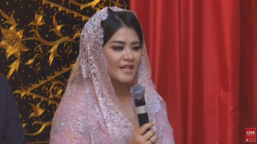 Momen Sakral Kahiyang Putri Jokowi Resmi Jadi Boru Siregar Momen Sakral Kahiyang Putri Jokowi Resmi Jadi Boru Siregar