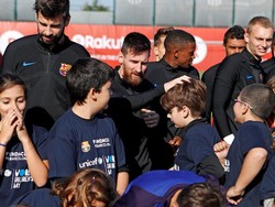 Anak-anak di Lapangan Latihan Barcelona, Juga dalam Rapat Direksi