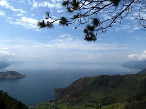 Yuk, Tonton Film Sambil Kemah di Pinggir Danau Toba