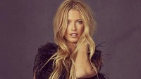 Selain menjadi model Victorias Secret, Veronica Varekova kerap tampil juga untuk beberapa brand fashion kenamaan. Model asal Ceko ini pernah menikah dengan pemain hoki es asal Kanada, Petr Nedved, namun hanya bertahan sekitar dua tahun. (Instagram @laperlalingerie)