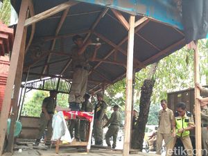 Tertibkan PKL, Pemkot Cirebon Tak Sediakan Lahan Relokasi Tertibkan PKL, Pemkot Cirebon Tak Sediakan Lahan Relokasi