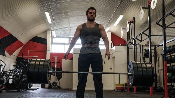 Ingin Berotot Seperti Superman? Yuk Intip Henry Cavill Berolahraga