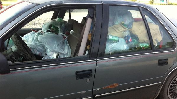 Jorok, Mobil Isinya Sampah