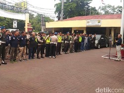 Polisi Gelar Operasi Narkoba di Johar Baru