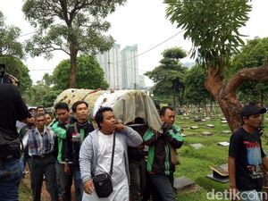 Laila Sari, Wanita Tangguh yang Gemar Membantu Laila Sari, Wanita Tangguh yang Gemar Membantu