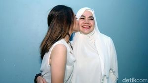 Strong Girls! Sarita Abdul Mukti dan Shafa Akan Terus Tersenyum
