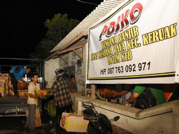 Bantuan untuk Korban Banjir Bandang di Lombok Timur