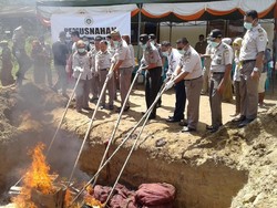23 Ton Bawang Merah Asal Surabaya Dimusnahkan di Gorontalo