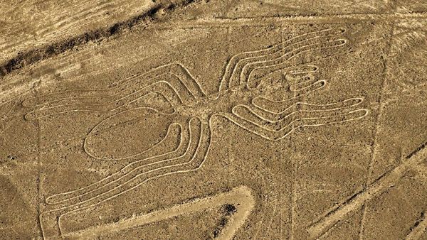 Mau Lihat Garis-garis Misterius Nazca?