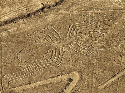 Mau Lihat Garis-garis Misterius Nazca?