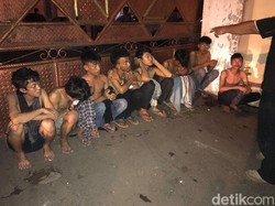 Bawa Senjata Tajam, 12 Remaja Ditangkap di Cipinang