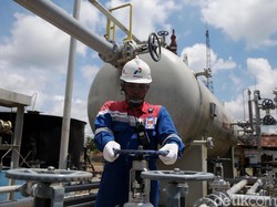 Harga Minyak Dunia Melonjak, Imbas Dolar Melemah