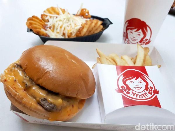 Kocak! Lihat Tweet Akun Wendys Ini Saat Tanggapi Kicauan Netizen