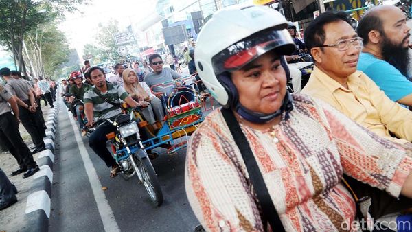 Bentor Ramaikan Simulasi Kirab Kahiyang-Bobby