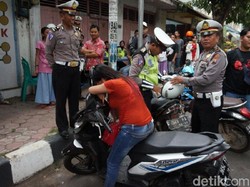 Ogah Ditilang, Seorang Wanita di Pekalongan Malah Menangis