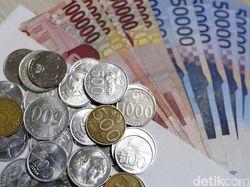 Digempur Transaksi Digital, Uang Kertas dan Logam Masih Eksis