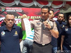 Polisi Ungkap Pembuatan Pil Ekstasi Palsu di Johar Baru