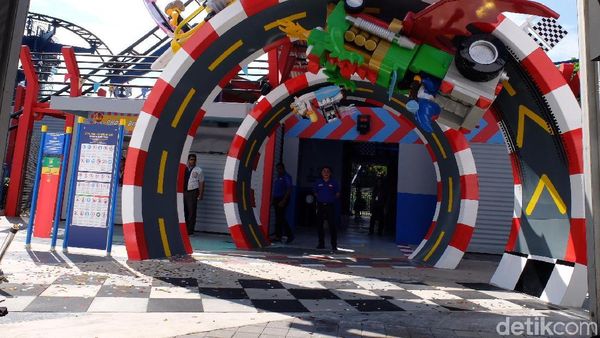 Foto: Merasakan Roller Coaster VR Pertama di Dunia