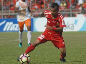 Bek Madura United Kantongi Cara Redam Riko Simanjuntak