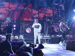 Konser 5UPERGROUP Penuh Warna dan Meriah