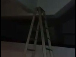 Heboh Video Tangga Lipat Berjalan Sendiri, Apa Penyebabnya?