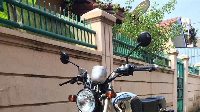 Motor Legendaris Honda CB 100 Berbaju CB 160
