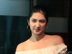 Main Film di Atas Pesawat, Mikha Tambayong Perankan Pramugari