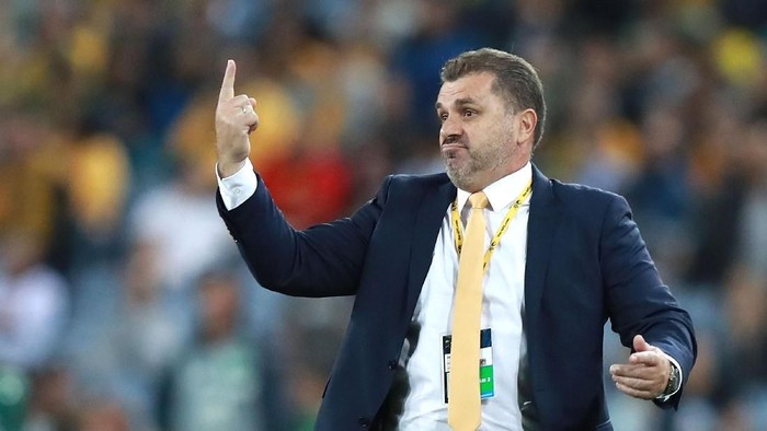 SYDNEY, AUSTRALIA - OCTOBER 10:  Australia Coach Ange Postecoglou looks on during the 2018 FIFA World Cup Asian Playoff match between the Australian Socceroos and Syria at ANZ Stadium on October 10, 2017 in Sydney, Australia.  (Photo by Ryan Pierse/Getty Images)