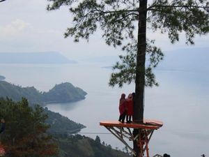 Tempat Terbaik Melihat Danau Toba