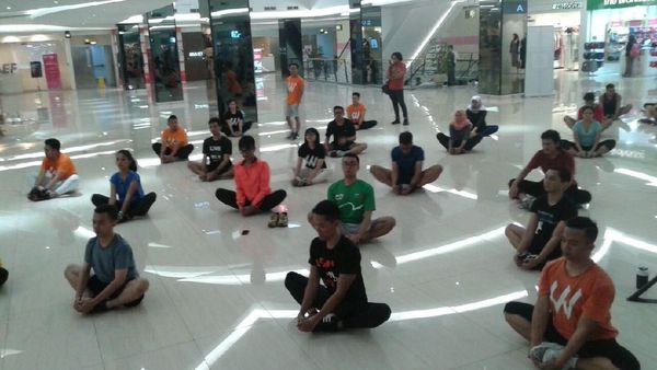 Yuk, Lihat Serunya Komunitas Ini Berolahraga di Mal