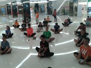 Yuk, Lihat Serunya Komunitas Ini Berolahraga di Mal