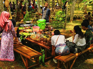 GenPI Jateng Ajak Masyarakat Kelola Sampah di Pasar Karetan