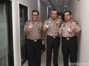 Kapolda Metro dan Personelnya Ikuti Tes Urine, Hasilnya Negatif